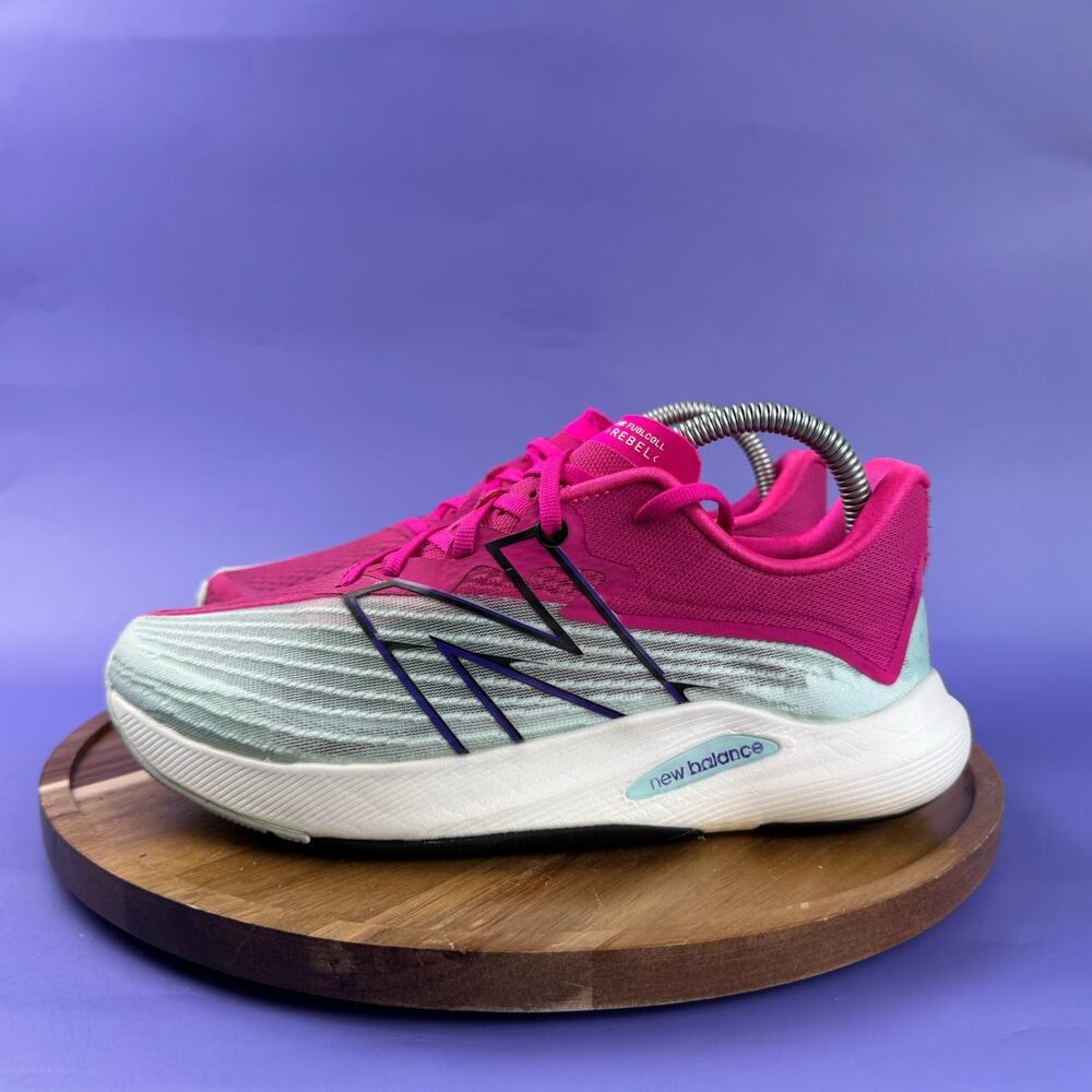 WOMENS NEW BALANCE FUELCELL REBL V2 SIZE 8.5